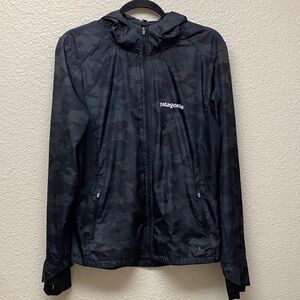 Patagonia Black Camouflage Lightweight Hooded Windbreaker